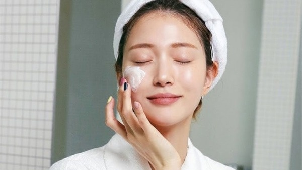 Chăm sóc da khô với kem chống nắng chuyên dụng