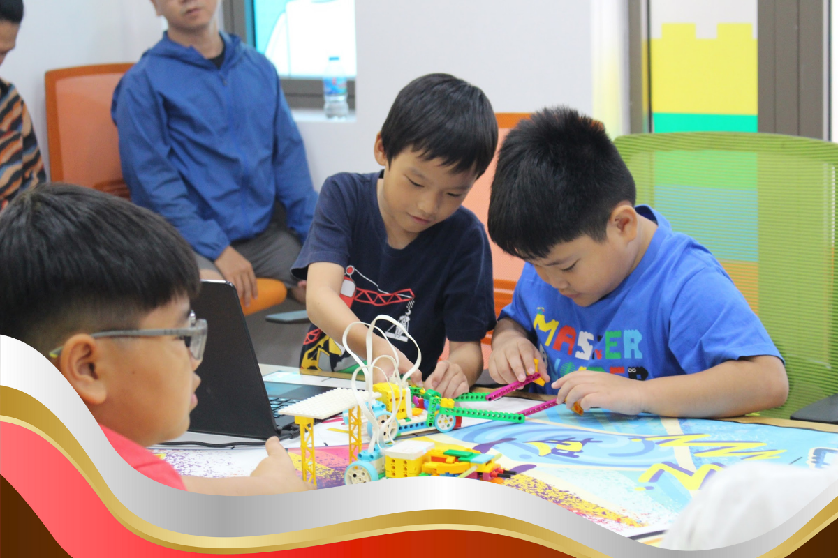 hoc-robot-cho-be-ren-luyen-logic-cho-tre