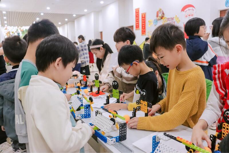 loi-ich-hoc-stem-cho-tre-em-thoi-dai-so-1