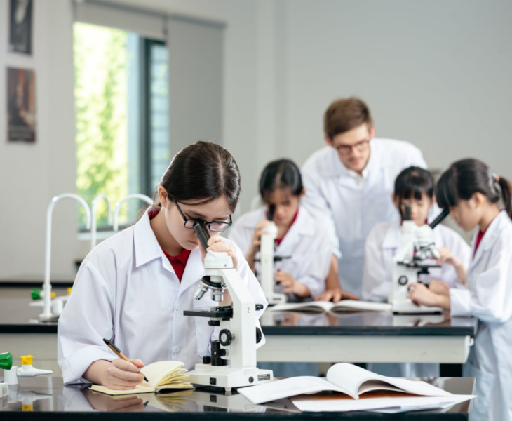 loi-ich-hoc-stem-cho-tre-em-thoi-dai-so