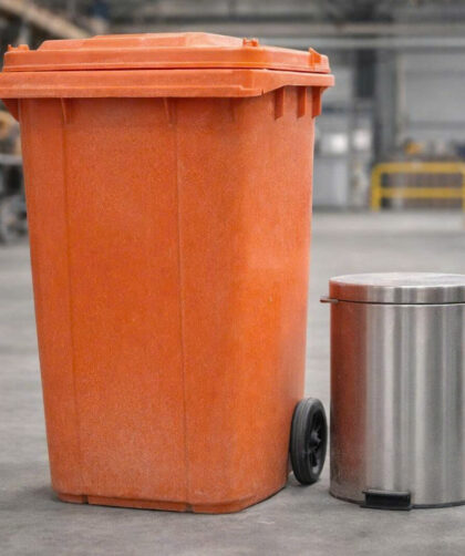 Chọn thùng rác cho nhà xưởng: Nhựa hay kim loại?